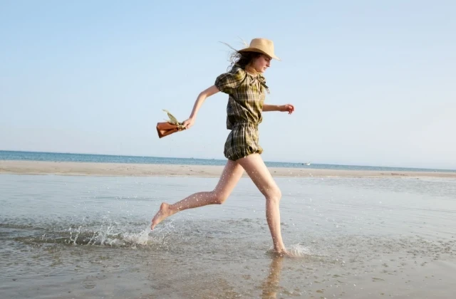 Catch the Parisian Wave