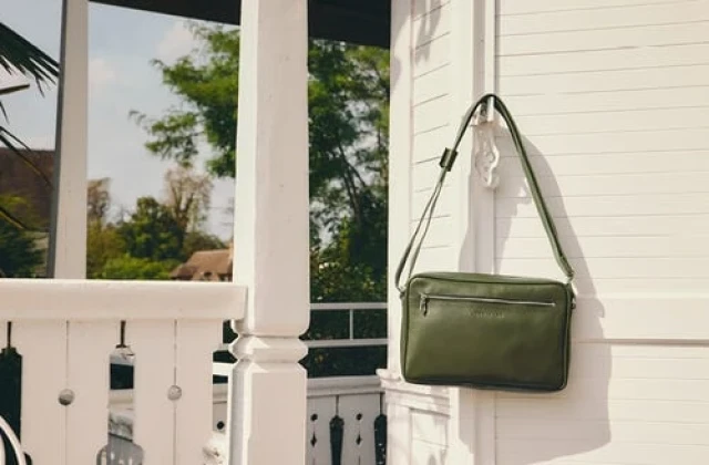 Crossbody bags