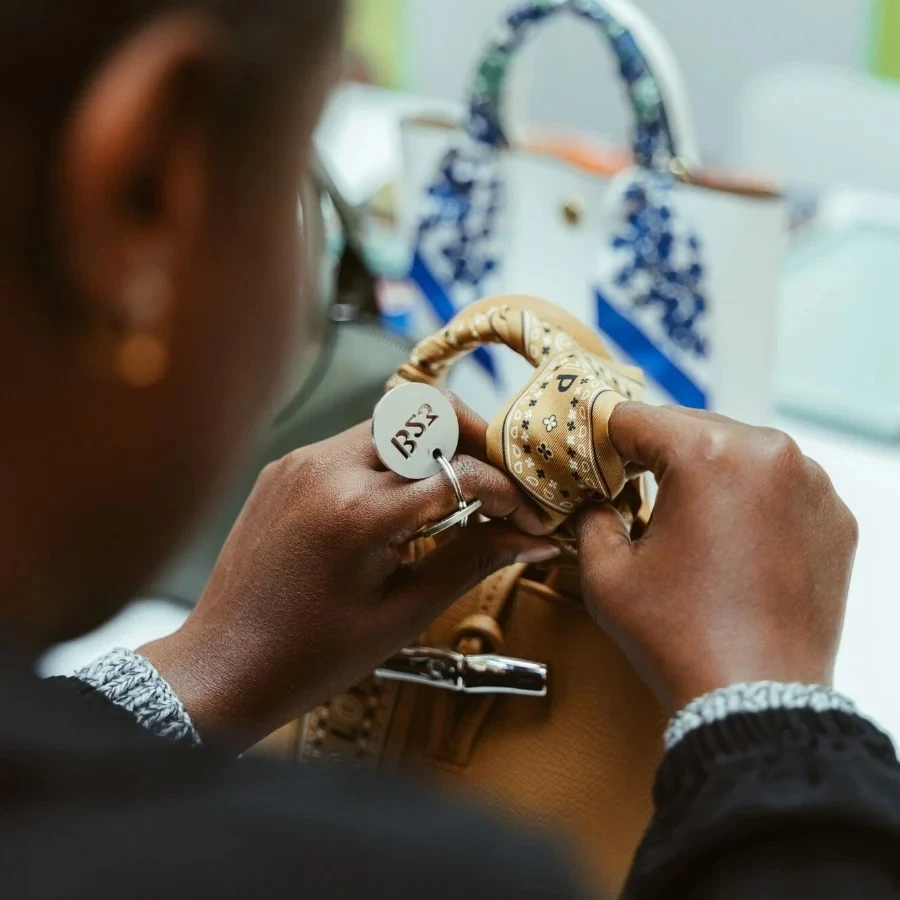 ΝΑ ΜΕΤΑΔΙΔΕΙΣ, ΝΑ ΜΟΙΡΑΖΕΣΑΙ ΚΑΙ ΝΑ ΕΜΠΝΕΕΙΣ