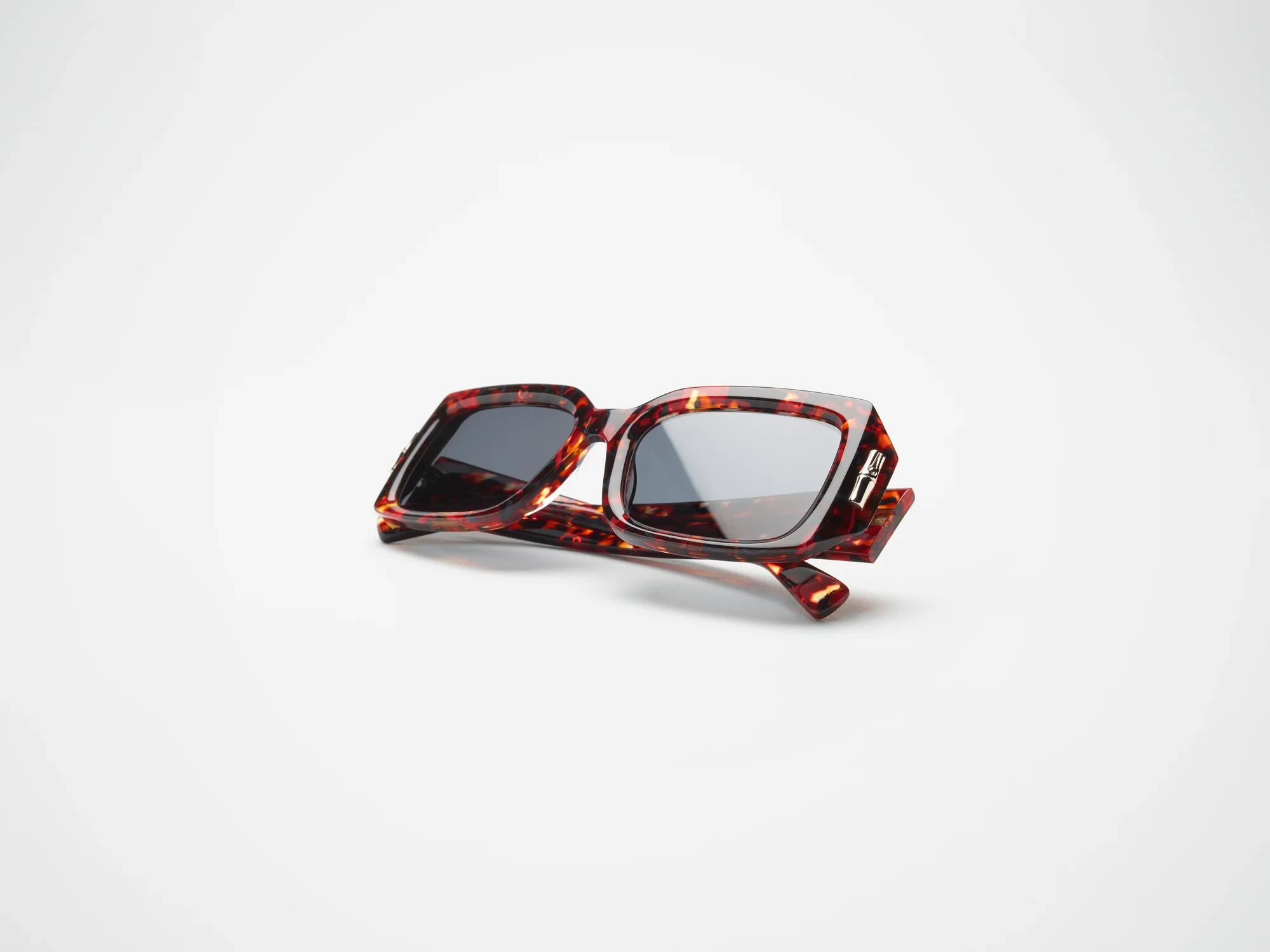 LONGCHAMP EYEWEAR, ΜΙΑ ΠΡΟΣΠΑΘΕΙΑ ΓΙΑ ΤΗ ΒΙΩΣΙΜΟΤΗΤΑ ΜΕ ΦΥΤΙΚΗ ΡΗΤΙΝΗ