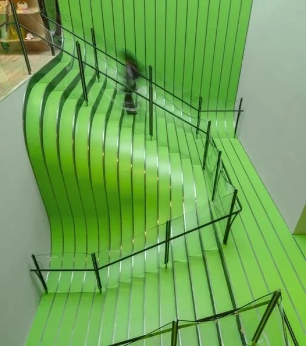 LA MAISON UNIQUE: