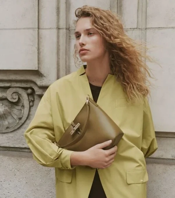 ΖΩΗ ΕΝ ΚΙΝΗΣΕΙ: